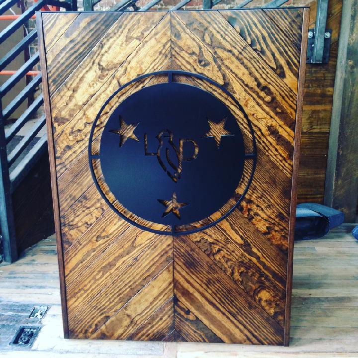 Lonesome Dove Entrance Stand Lonesome Dove Entrance Stand