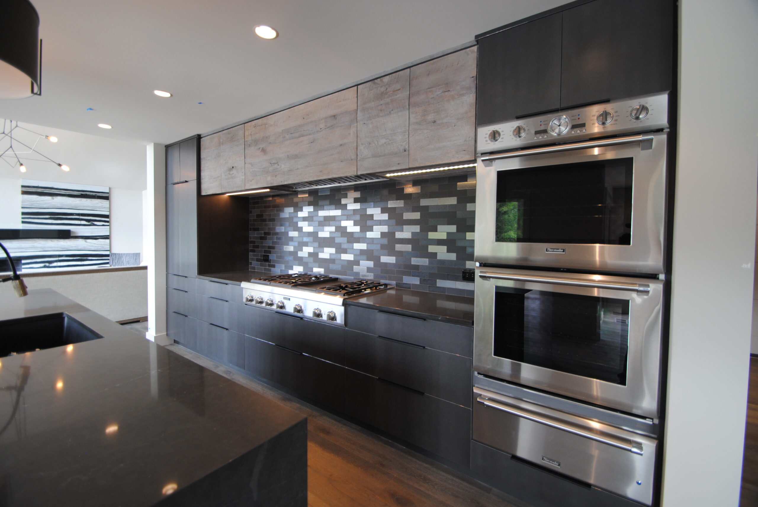 Lange Customs Modern Lake House 003